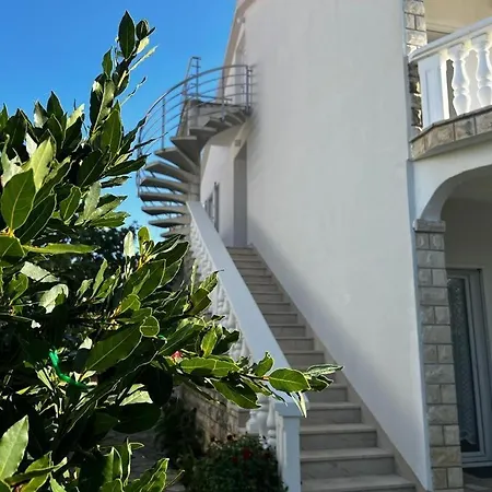 Apartments With Parking Space Vlasici - Pag - 4139 Apartman *