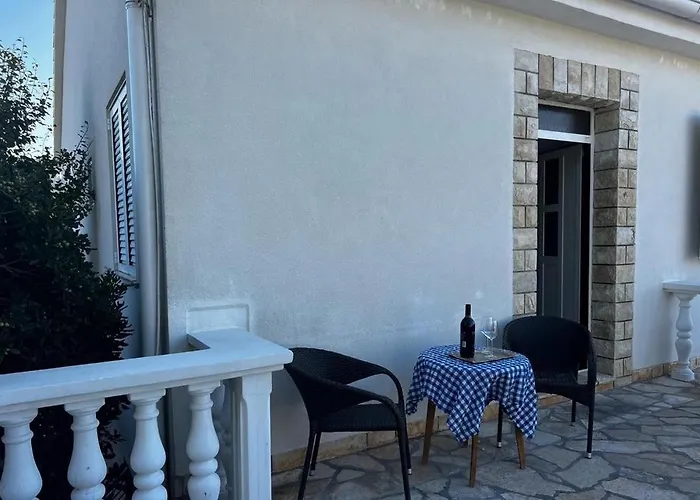 Apartments With Parking Space Vlasici - Pag - 4139 Apartman