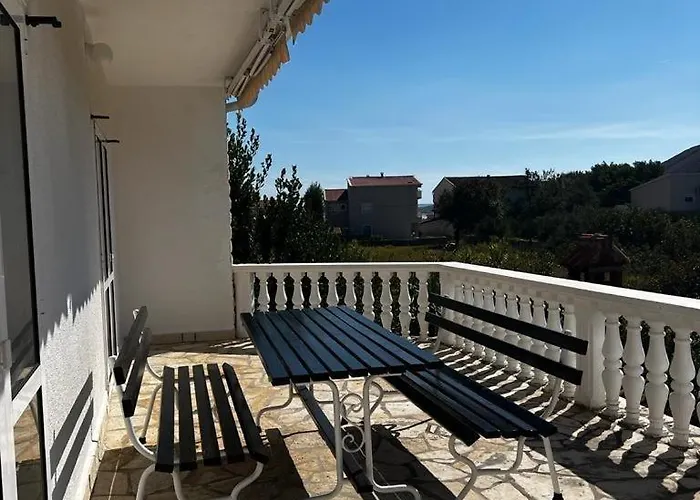 Apartman Apartments With Parking Space Vlasici - Pag - 4139 Vlasici