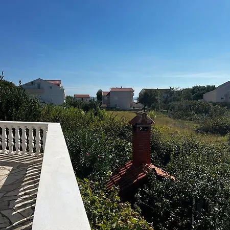 Apartman With Parking Space - Pag - 4139 *