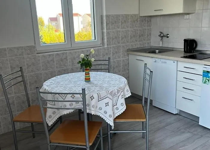 Apartman With Parking Space - Pag - 4139 Vlašići